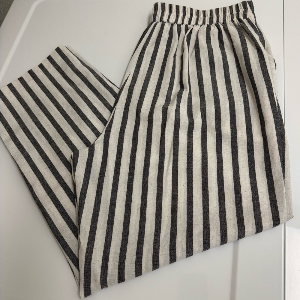 Skies Are Blue White &‎ Grey Striped Crop Pants Elastic Waist Pockets Size M